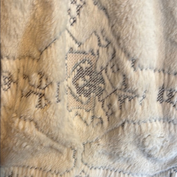 Rebecca Elliot Cream and Gray Faux Fur Vest - Picture 3 of 10